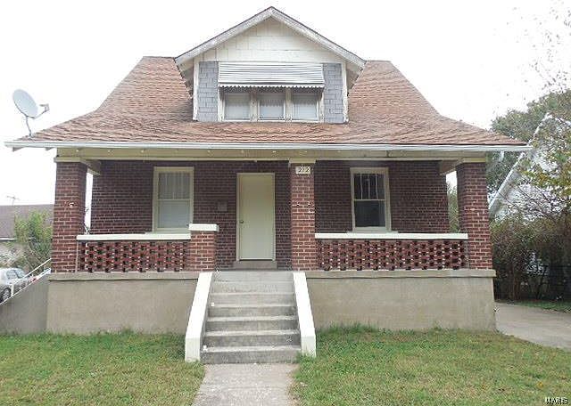 1st image of 212 S West End Blvd