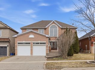 570 Blackwood Blvd, Oshawa, ON L1K2N6