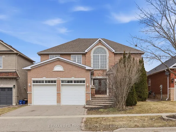 570 Blackwood Blvd, Oshawa, ON L1K 2N6