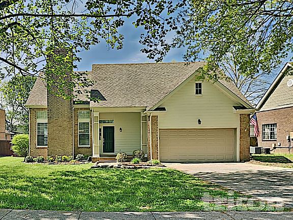 2nd image of 304 Park Glen Dr