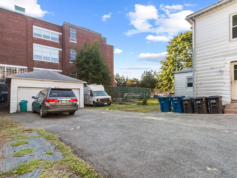 20 Pearl St #2 — Photo 24