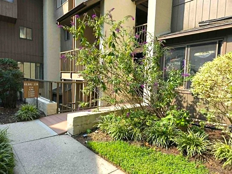 231 Canal Park Dr — Photo 55