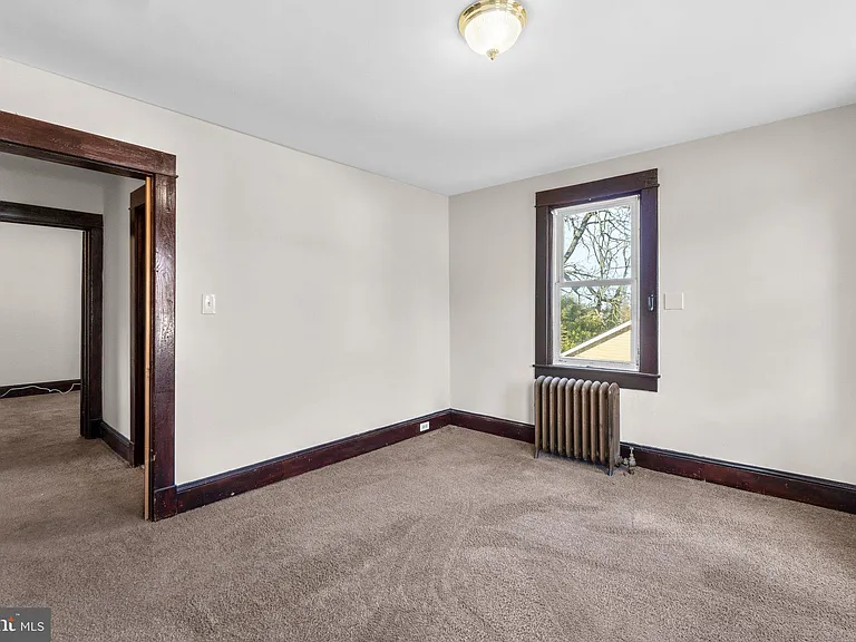 8904 Church Ln — Photo 25