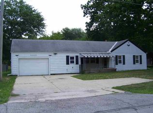 7022 Douglas Rd, Lambertville, MI 48144