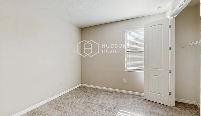 1527 Lyonsdale Ln — Photo 17