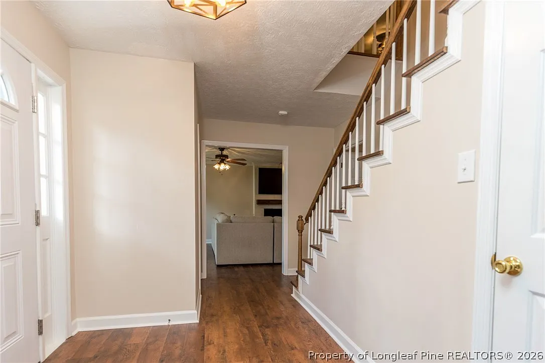 4 bed, 2.5 bath, 2320 sqft, $2,600 — Photo 4