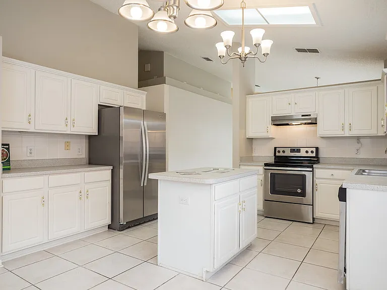 15833 Pine Lily Ct — Photo 8