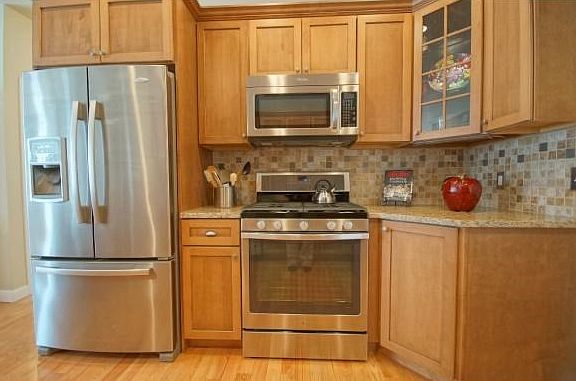 UPGRADED STAINLESS APPLIANCES