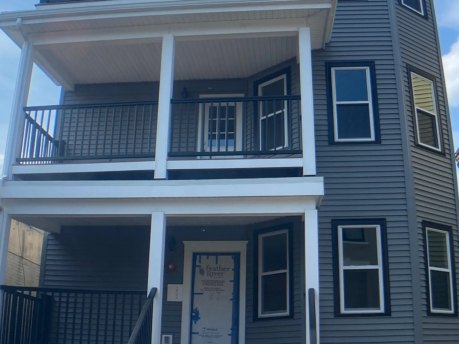 4 bed, 1200 sqft, $1,399 — Photo 2