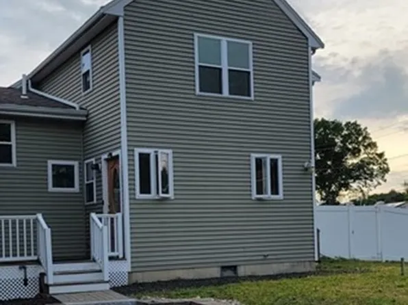 249 Pond St, Rockland, MA 02370