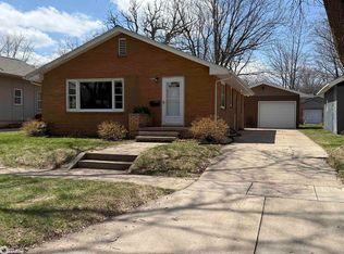 207 S 13th St, Clear Lake, IA 50428