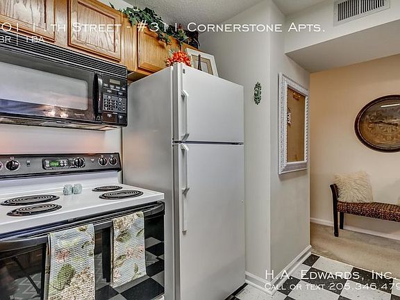 4th image of 601 11th St APT 311