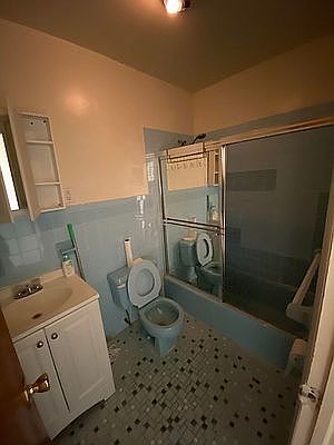 5th image of 172 Bay 28 St #A0