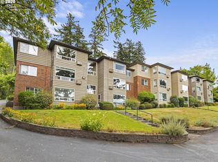 8420 SW Canyon Ln APT 13, Portland, OR 97225