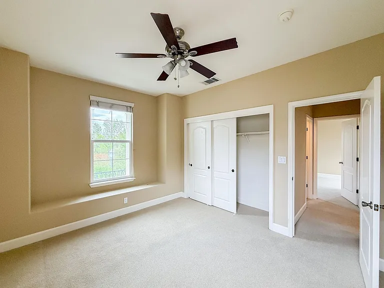 342 Stanforth Ct — Photo 42
