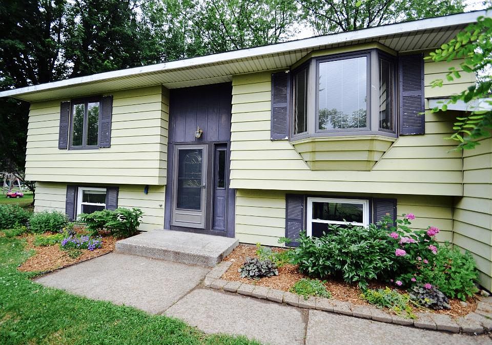 1st image of 1088 Royalwood Ct NE