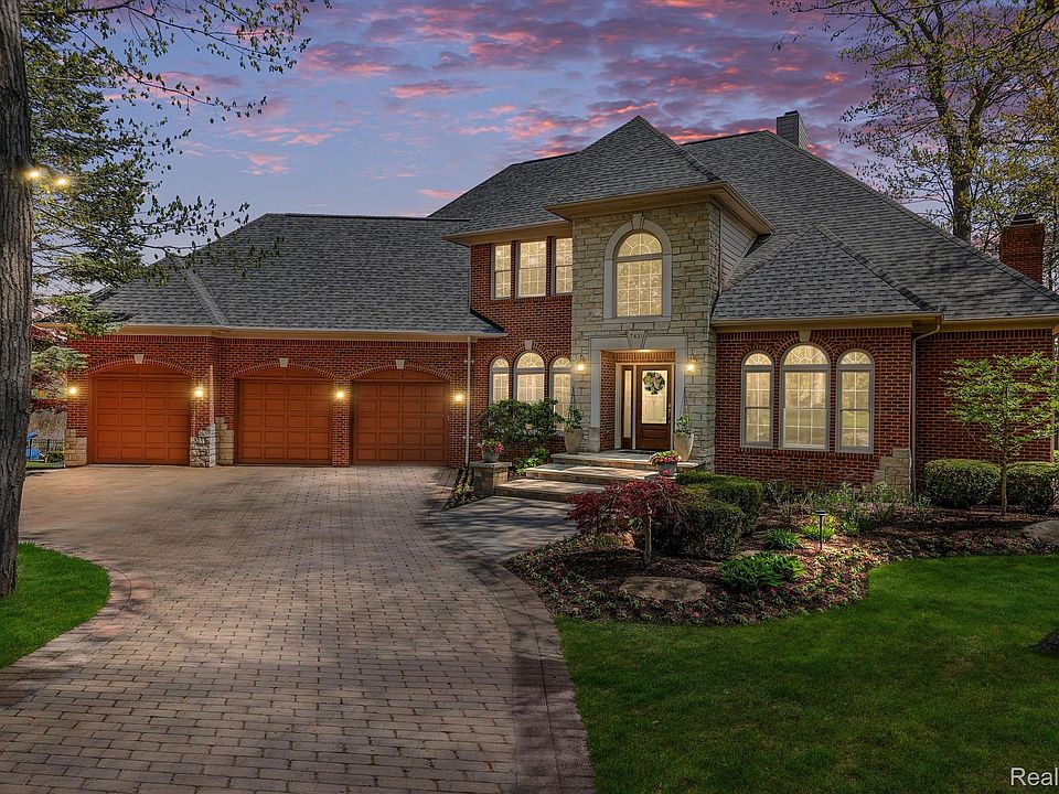 1st image of 7431 Lake Forest Dr