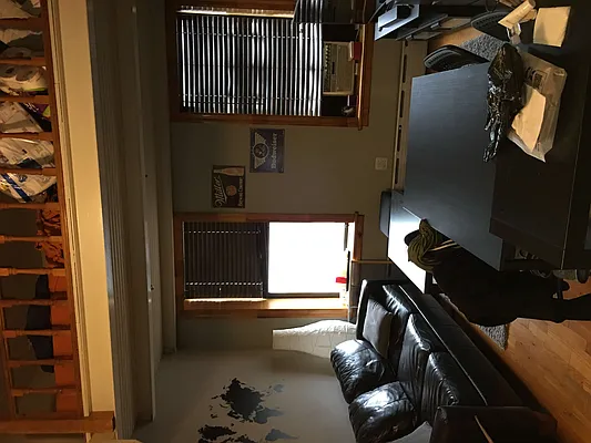 Rented by Peter Meskouris LREB | media 7