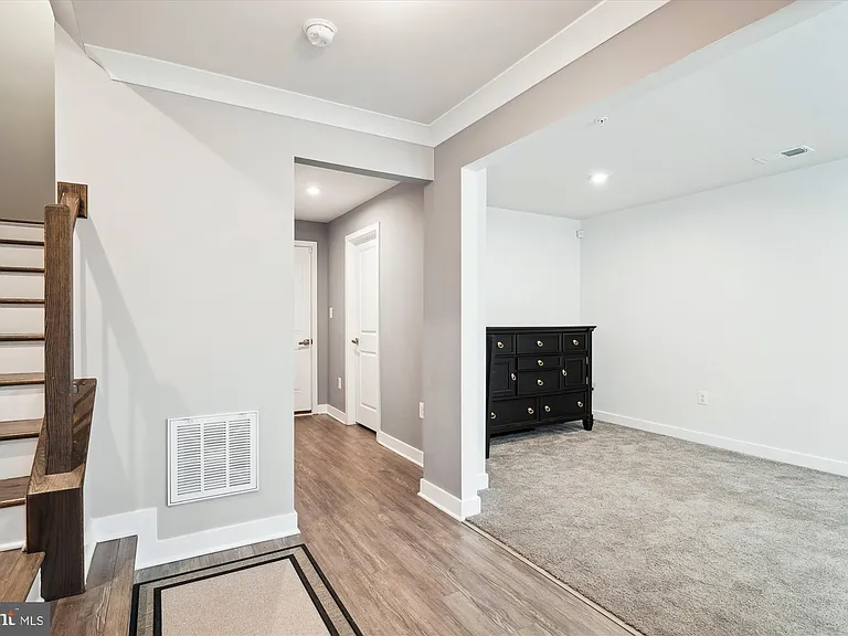 2824 Lewis Ave — Photo 4