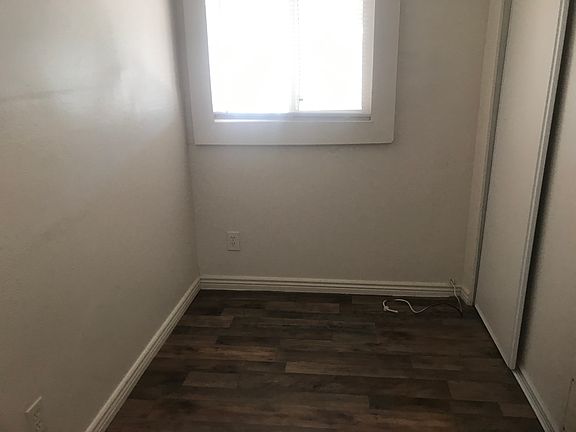 4th image of 2210 Montecito Dr