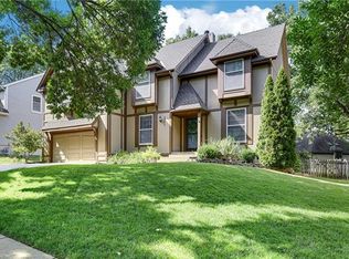 4960 W 129th Ter, Leawood, KS 66209