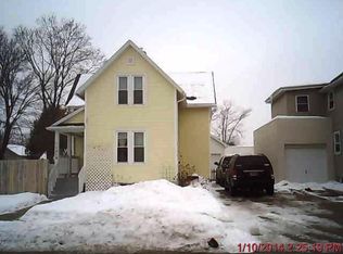 1215 N Division St, Appleton, WI 54911