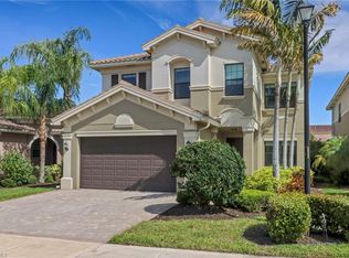 13577 Mandarin Cir, Naples, FL 34109