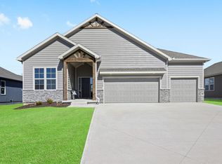 1114 SW Cheshire Dr, Lees Summit, MO 64083