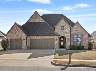 6601 S Indianwood Ave, Broken Arrow, OK 74011
