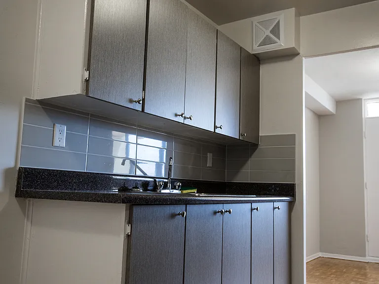 20 Antrim Cres — Photo 8
