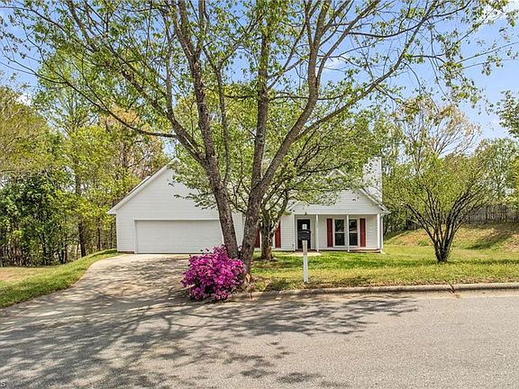 4th image of 4002 Sourgum Ct