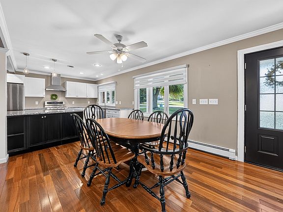 5th image of 41306 Llewelyn Dr