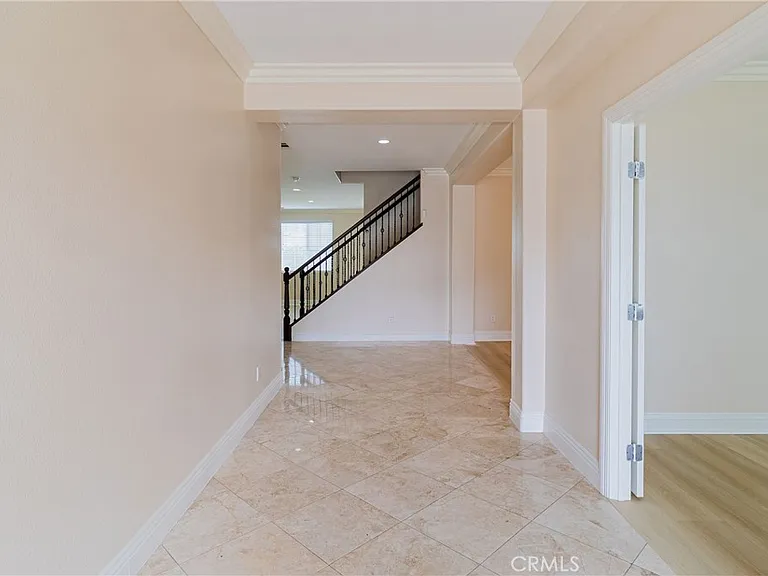 2272 Mary Clare St — Photo 2