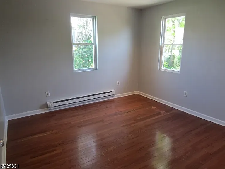 279 Oregon St — Photo 15