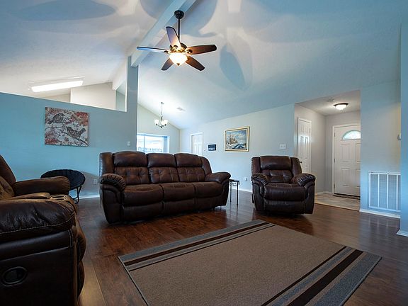 5th image of 2902 S Peach Hollow Cir