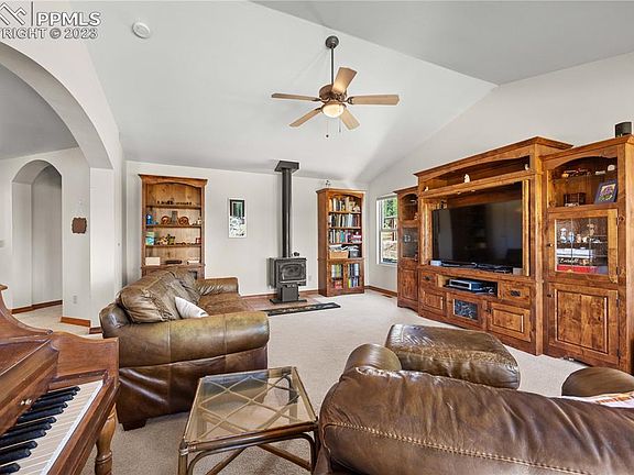 5th image of 18350 Starved Rock Ln