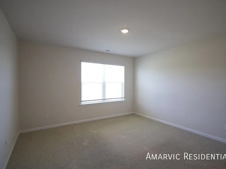 175 Seymour Village Dr — Photo 18