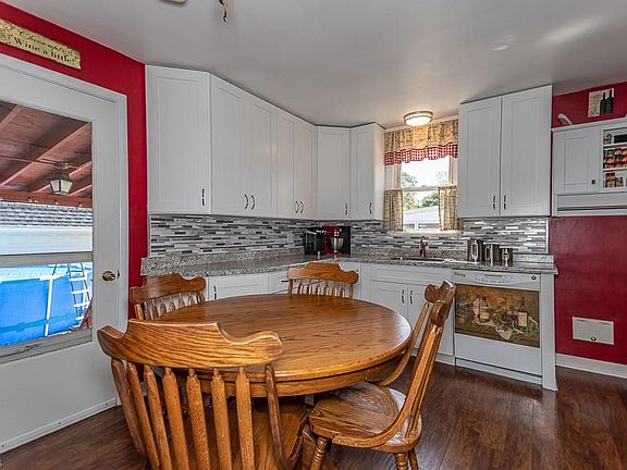 3rd image of 2313 Larchmont Dr