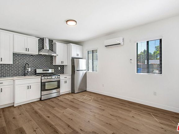 3rd image of 8906 S Harvard Blvd