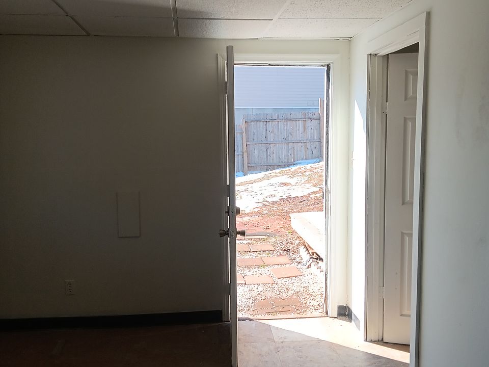 1st image of 162 Warwick St #B