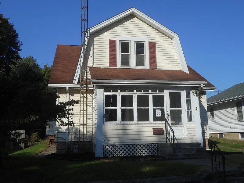 1424 Ridge St photo 1