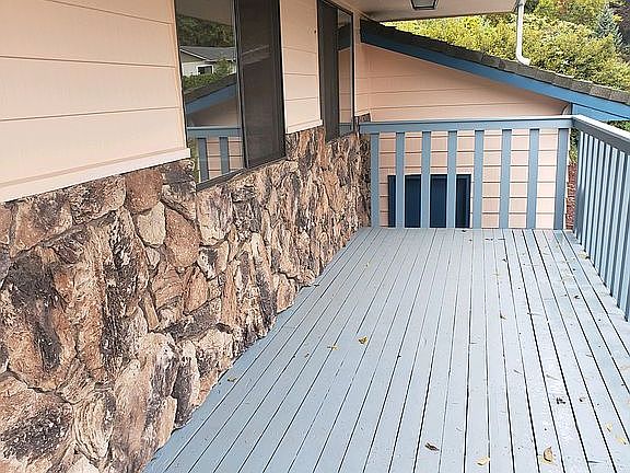 Kitchen Windows enjoy view