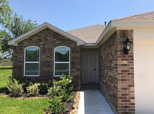 415 Wellshire Dr, West Columbia, TX 77486
