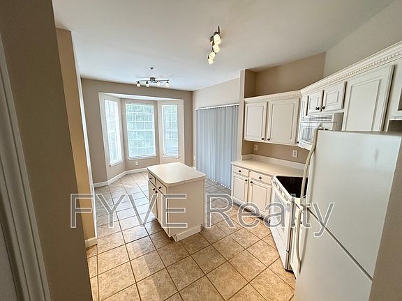 5th image of 4 Indigo Run Dr APT 823