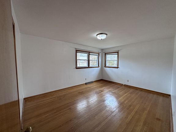 4th image of 638 Oakland Dr