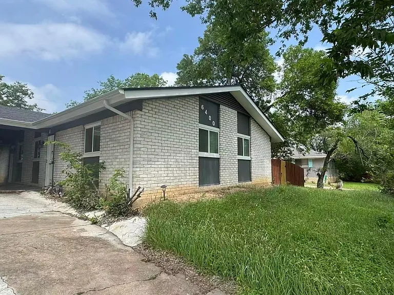 6400 Vioitha Dr #A — Photo 2