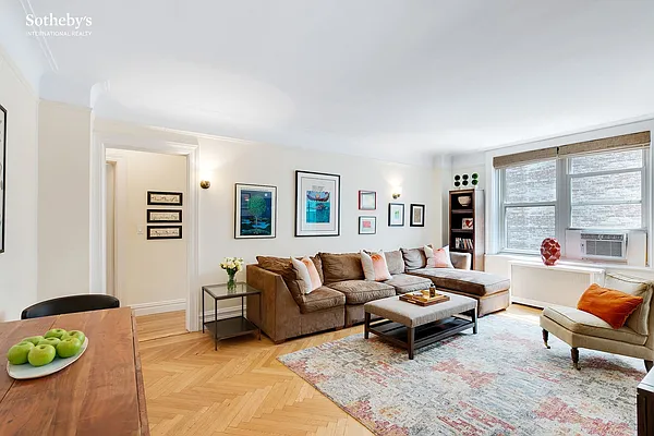 Sold by Sotheby's International Realty | media 2