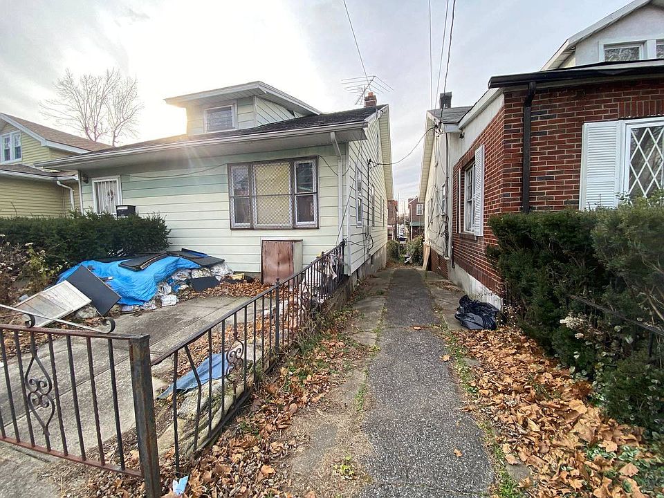 2nd image of 4452 Murdock Ave