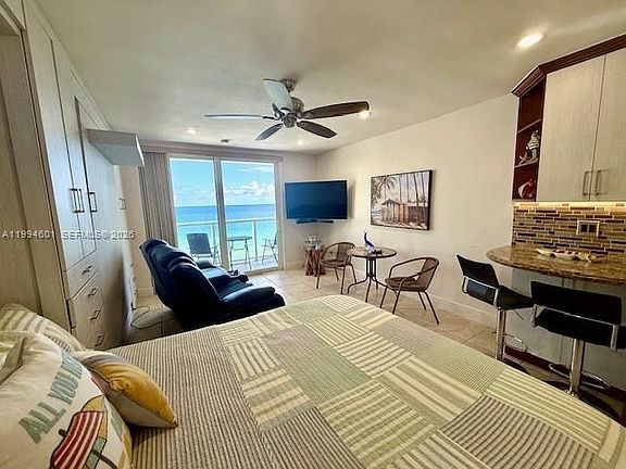 5th image of 19201 Collins Ave #1147