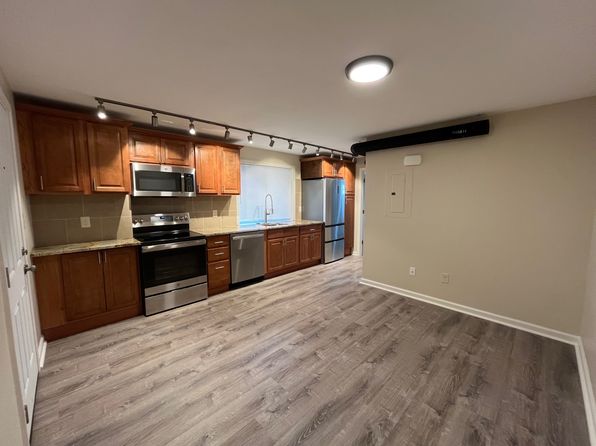 615 Summerlea St #6